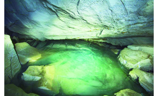 Охлебининская пещера: подземное озеро. Okhlebininoskaya Cave: underground lake