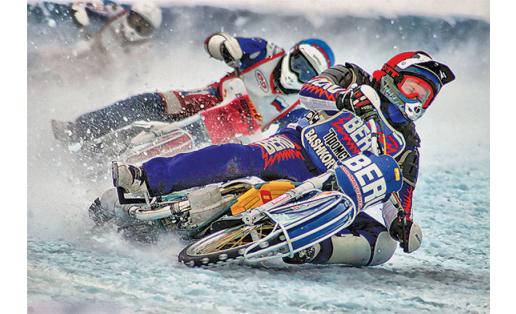 Чемпионат мира по мотогонкам на льду. Уфа, 2007. Лидирует Н.О.Красников