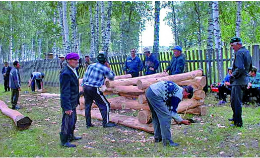 Сооружение намогильного сруба (д.Гадельгареево Бурзянского р‑на, 2005)