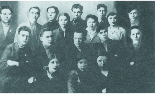 Коллектив Башкирского театра рабочей молодёжи (г. Уфа, 1932)