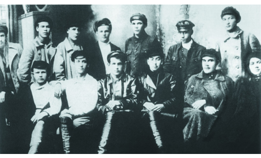 Члены бюро и работники аппарата Башкирского обкома РКСМ. 1922