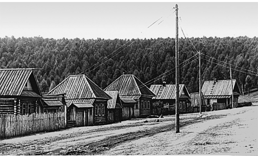 Уличная застройка. Деревня Асылгужино Кигинского р‑на, 1968 A street building. Selo Asylguzhino, Kiginsky Raion, 1968