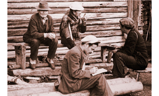 Работа с информаторами во время этнографической экспедиции: М.Г.Муллагулов (в центре), Н.В.Бикбулатов (справа). 60—70-е гг. 20 в.