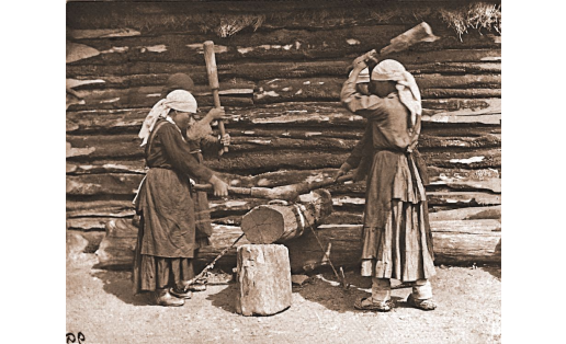 Отбивание холста (Белебеевский кантон БАССР, 1929). Фото П.А.Петрова‑Туринге