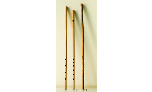 Кураи: 1 — традиционный деревянный; 2 — оркестровый; 3 — традиционный тростниковый Kuray: 1 — traditional wooden; 2 — orchestral; 3 — traditional reed