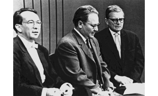 Д.Шостакович (уңда) композиторҙар Н.Ғ.Сабитов һәм З.Ғ.Исмәғилев менән. 1964