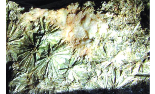 Пирофиллит — кварцевая руда Pyrophyllite
