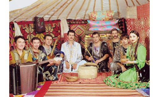 Фольклорно-эстрадная группа ”Караван-сарай” (2002).
