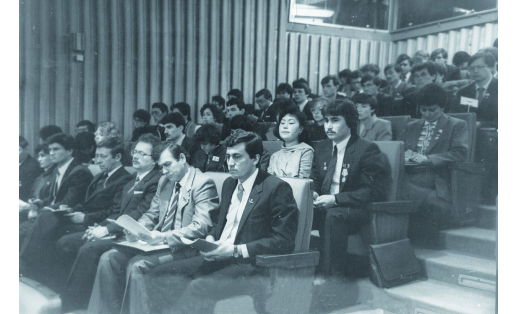 На 20-м съезде ВЛКСМ (г. Москва, 1987)