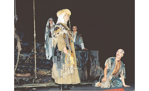 Сцена из оперы "В ночь лунного затмения" С.А.Низаметдинова. БГТОиБ, 1996