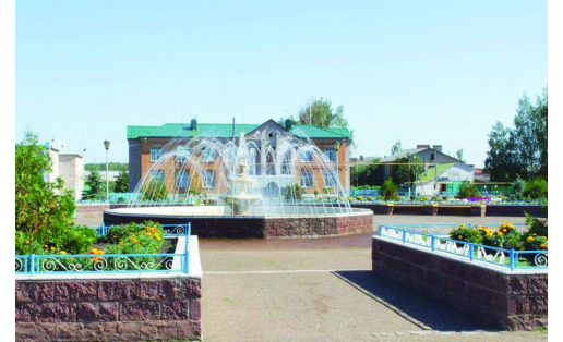 Фонтан на центральной площади в с.Бураево The fountain on the central square in Selo Burayevo