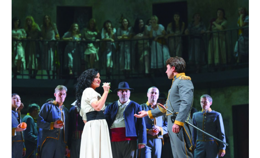 Сцена из оперы “Кармен” Ж.Бизе A scene from Carmen, an opera by G.Bizet