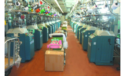Ишимбайская чулочная фабрика. Швейный цех The Ishimbay stocking factory. The sewing workshop