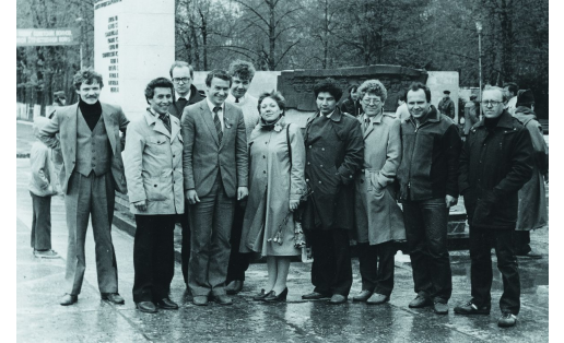 Встреча сотрудников Советского райкома ВЛКСМ в парке имени И. Якутова. 1985