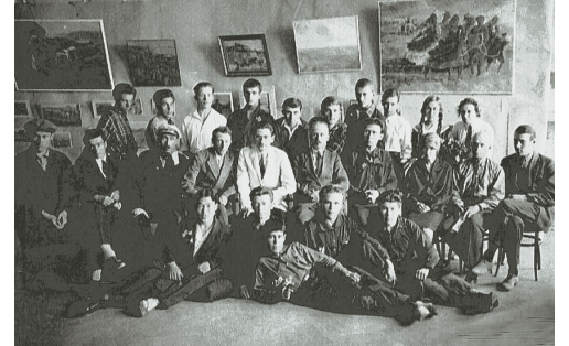 Участники выставки Ассоциации художников революции. Уфа, 1930