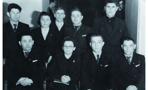 Группа участников пленума Башкирского обкома ВЛКСМ (г. Уфа, 1952)
