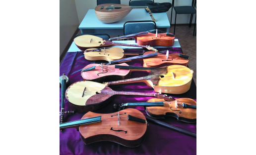 Музыкальные инструменты, изготовленные Г.Р. Галимовой Musical instruments made by G.R. Galimova