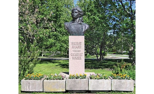 Памятник Салавату Юлаеву. Город Палдиски (Эстония), 1989 Monument to Salavat Yulayev. Paldiski (Estonia), 1989