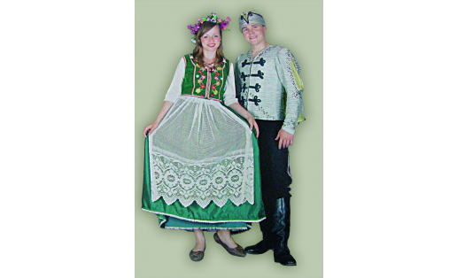 Поляки в традиционных костюмах Polish people in traditional costumes