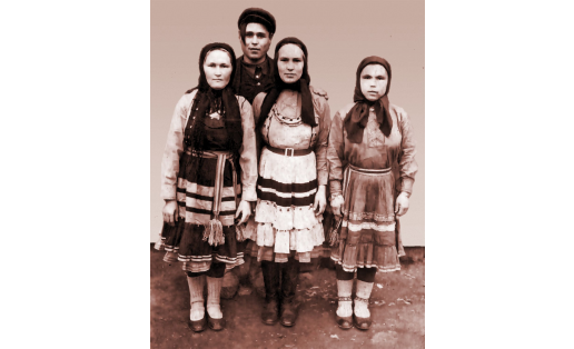 Марийцы в традиционной одежде. 1952